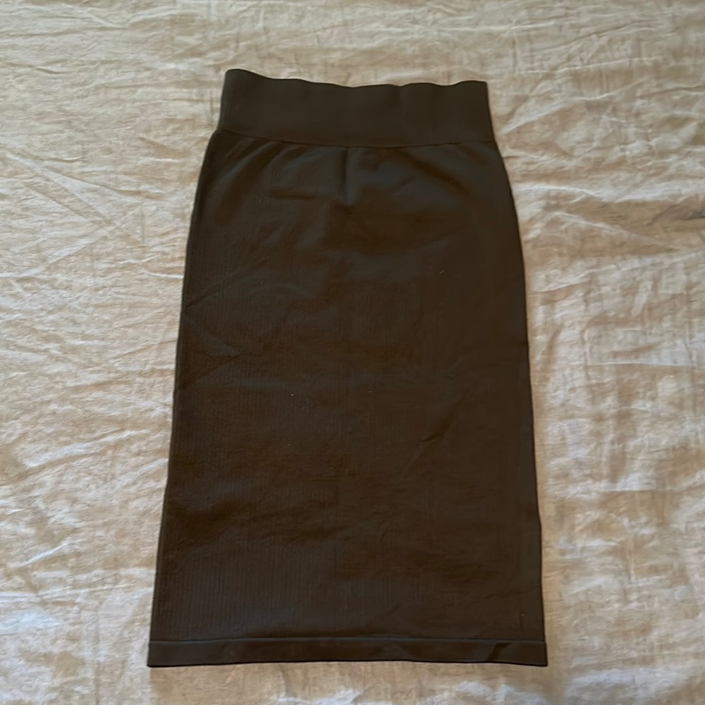 Linear skirt